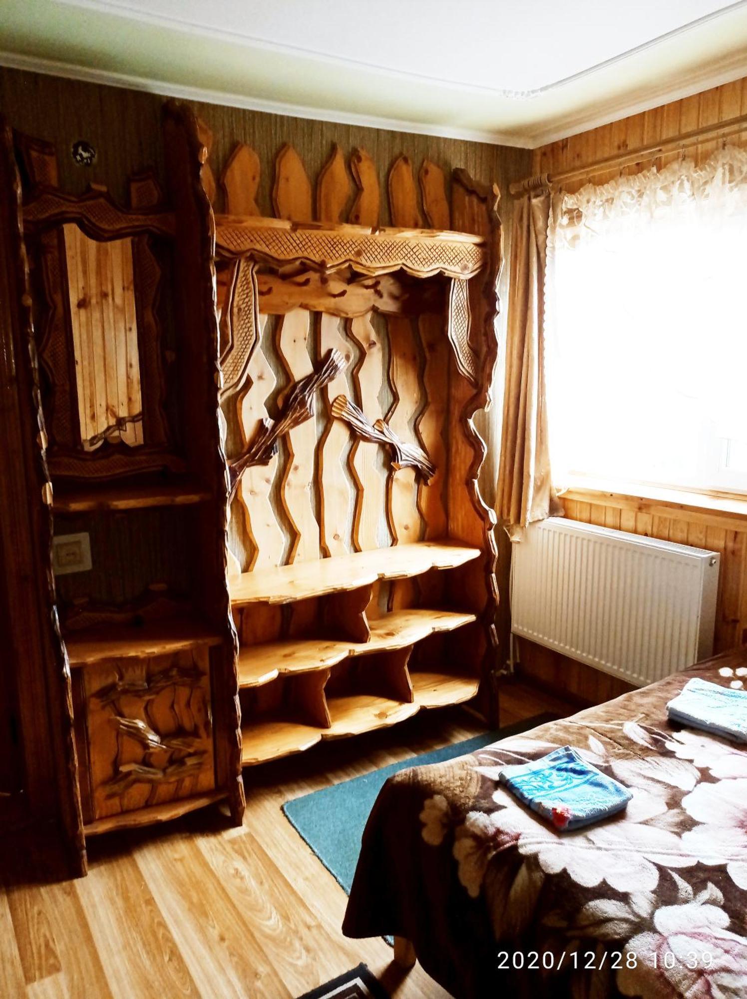 "Різьбярська Садиба" Slavske Habitación foto